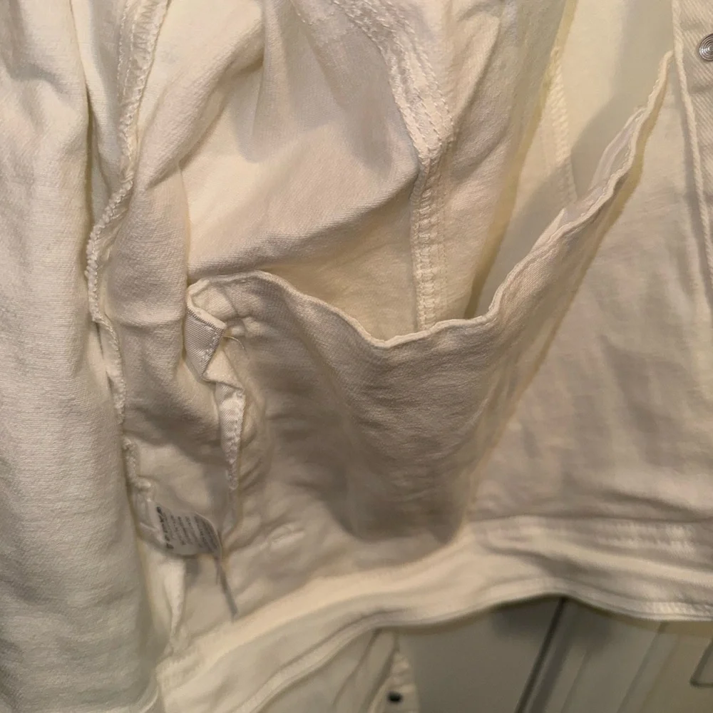 Women’s White Denim Jacket with No Branding - Size XL - Picture 3 of 5